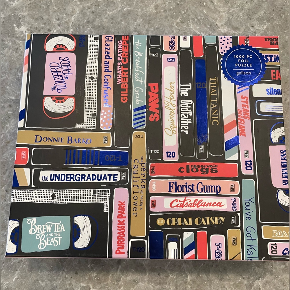 Puzzle: Classic Rewind Foil Puzzle, 1000 pieces.